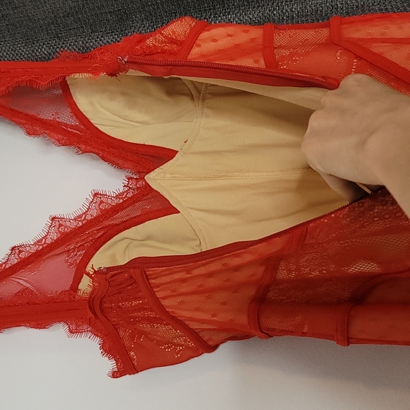 BEBE red lace dress - Picture 16 of 17